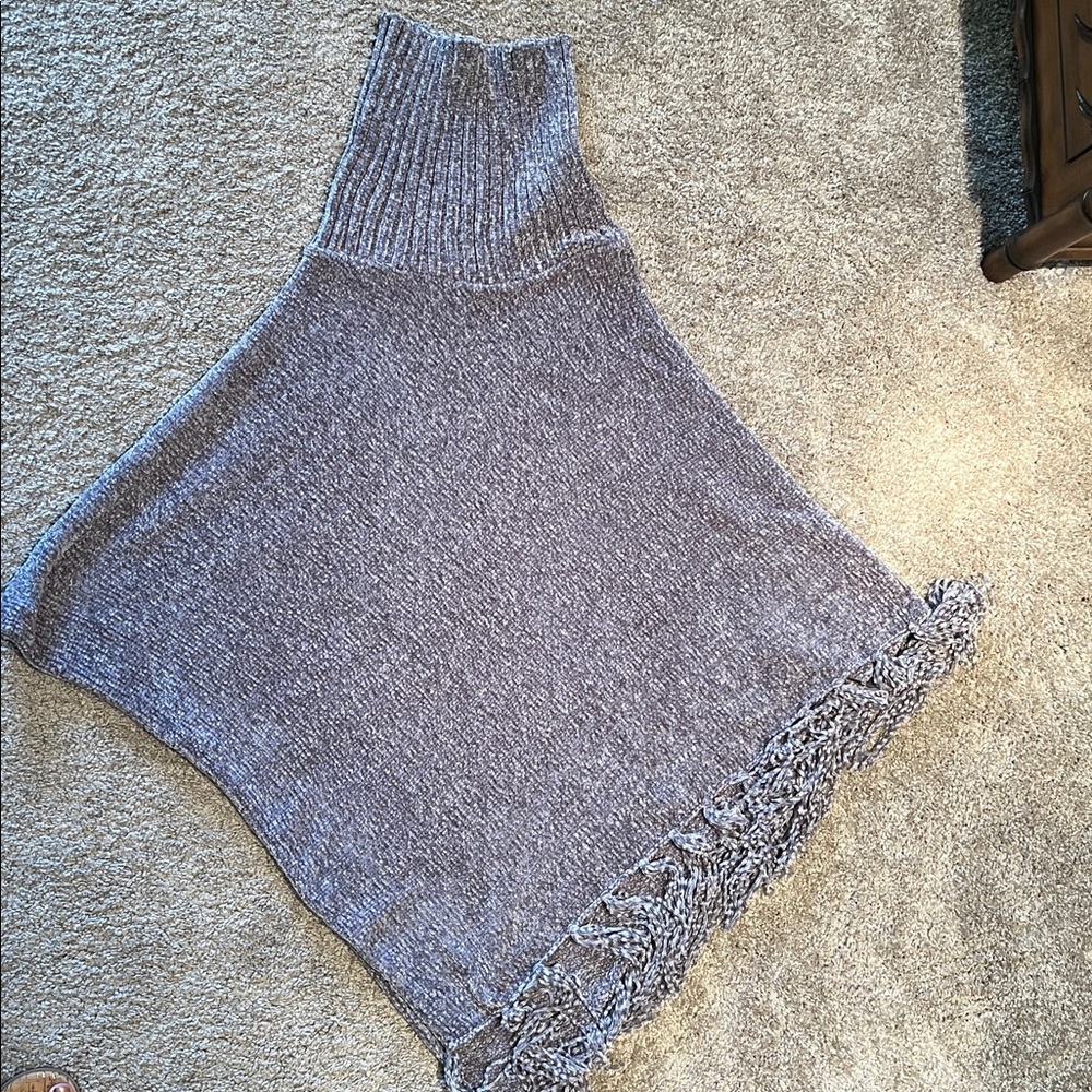 Gray Poncho with Fringe - Picture 7 of 14